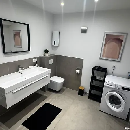 Im Zentrum Von شقة *